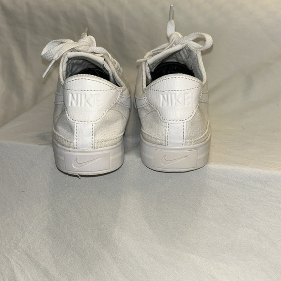 Nike Court Legacy Canvas Classic Sneakers - Picture 3 of 9